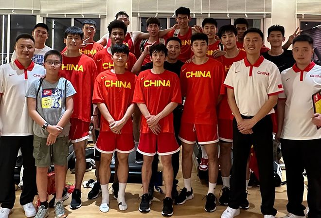 关于中国男篮未来：青训还是归化？的信息