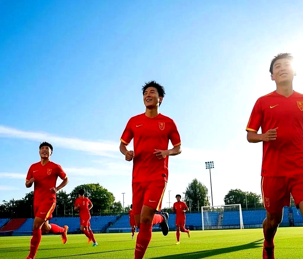 中国篮球青训营海外拉练：赴西班牙对抗欧洲强队