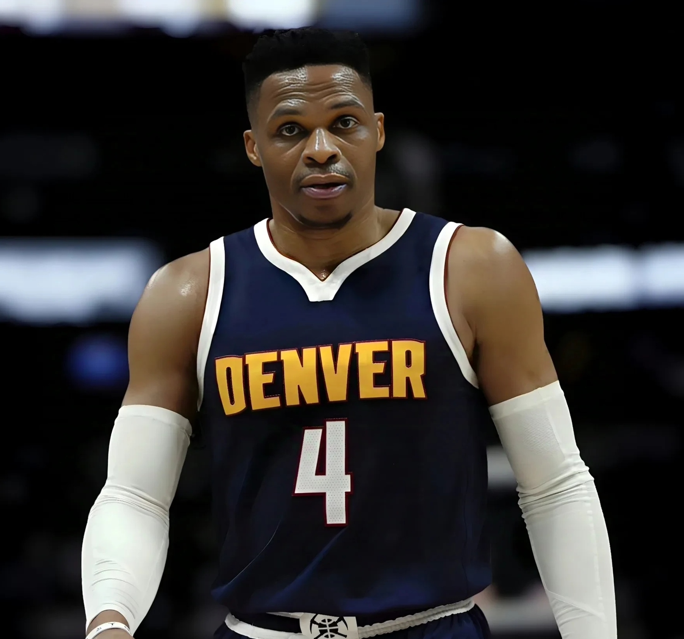 关于威少首发/替补表现对比分析的信息